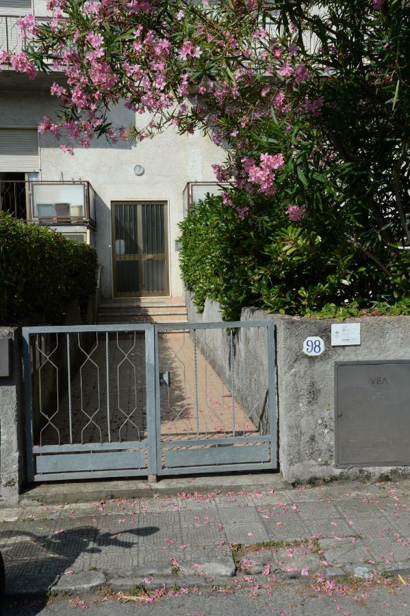 Le Palme 98 "Casa Vacanze" Lido di Camaiore Dış mekan fotoğraf